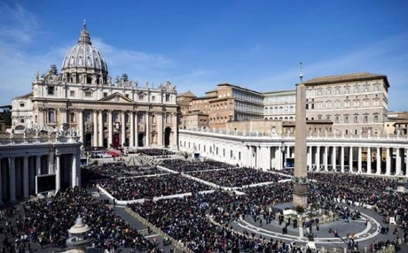 توقيف عراقي قرب الفاتيكان إثر تهديده بحرق نفسه