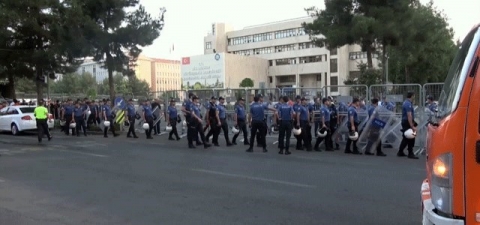 وزير الداخلية التركي يقيل رؤساء بلديات دياربكر ووان وميردين من مناصبهم