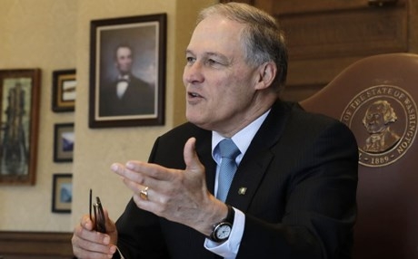 مرشح ديمقراطي ثالث ينسحب من سباق الانتخابات الرئاسية الأمريكية