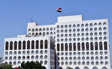  الخارجية تدين ما جاء بتغريدة وزير الخارجية البحريني بشأن استهداف مقار تابعة للحشد