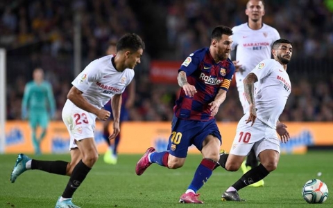 برشلونة يمطر شباك إشبيلية برباعية ويحاصر ريال مدريد في قمة الدوري الإسباني