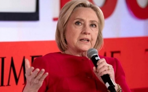 هيلاري كلينتون تسخر من رسالة ترمب إلى إردوغان