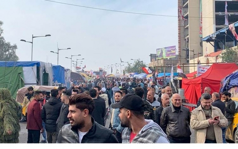 متظاهرو المحافظات العراقية يتدفقون إلى ساحة التحرير في بغداد