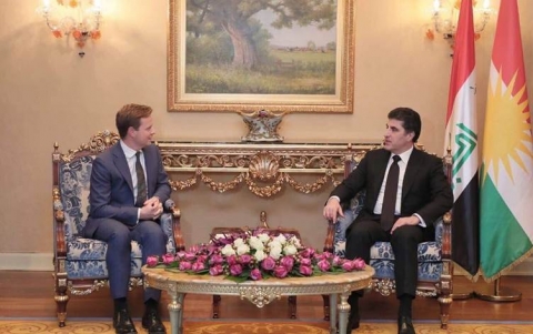 نيجيرفان البارزاني والسفير البريطاني يبحثان تطورات الأوضاع في العراق