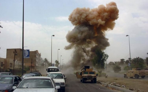 مقتل جنديين عراقيين وإصابة ضابط بانفجار سيارة مفخخة في القائم