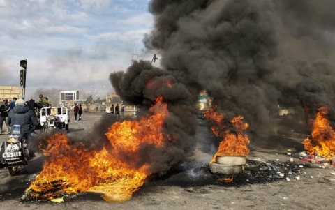 حقوق الإنسان: مقتل ١٢ متظاهرا وإصابة العشرات في بغداد وذي قار