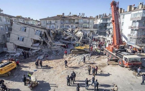 ارتفاع عدد وفيات زلزال ألازيغ في تركيا إلى 41 شخصاً