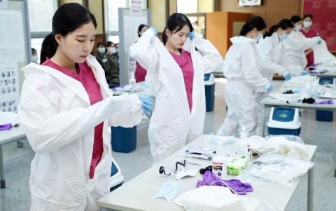 فريق طبي من الصين الى العراق لمعالجة المصابين بفيروس كورونا