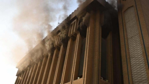 حريق كبير في مبنى الضرائب وسط بغداد