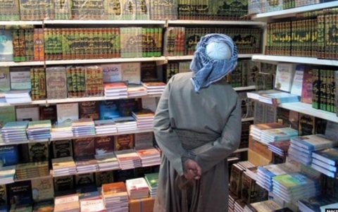 الإقبال على القراءة أثناء حظر التجوال يدفع مكتبات بدهوك للتزود بخدمة التوصيل إلى المنازل