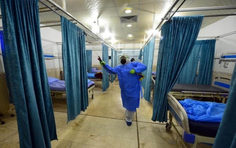 سياسي عراقي يعلن إصابة عشرة من كبار المسؤولين بفيروس كورونا