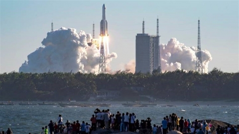 بعد كورونا..الصين ترعب العالم بصاروخ فضائي سائب