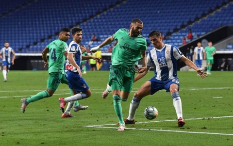 ريال مدريد يهزم إسبانيول وينفرد بصدارة الليغا