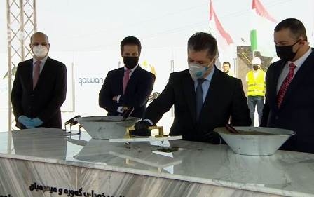 رئيس وزراء إقليم كوردستان يضع حجر الأساس لانطلاق مشروع شارع 100م في السليمانية