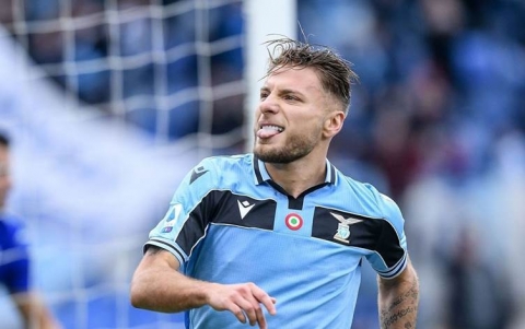 برشلونة يقتحم صراع التعاقد مع هداف الكالتشيو لخلافة سواريز