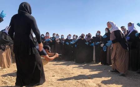 ترجيحات بضمها العشرات .. فتح أول مقبرة جماعية لنساء إزيديات من سنجار