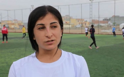 فتيات إزيديات يطمحن الى مكان في فريق كرة القدم