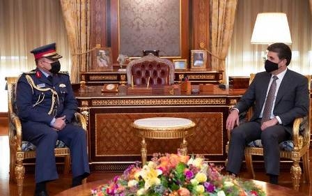 رئيس إقليم كوردستان يؤكد على دور الجيش العراقي بحماية البلد والدفاع عنه