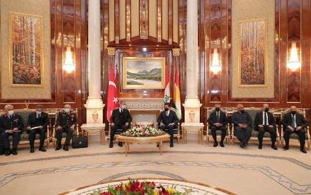 نيجيرفان بارزاني وخلوصي آكار يؤكدان على تعاون بغداد وأربيل وأنقرة بحفظ استقرار المنطقة