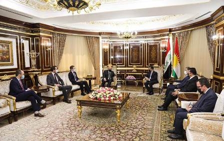 مسرور بارزاني ورئيس يونيتاد يبحثان صياغة قانون خاص بالمحكمة الجنائية لمحاكمة عناصر داعش