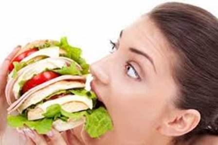 النساء أكثر الناس عرضة للإصابة بالشراهة العصبية!