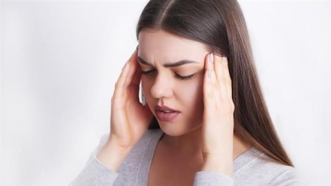 الجيوب الأنفية وضغط الدم.. لماذا نصاب بالصداع في رمضان؟