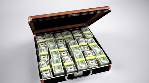 نجم عالمي يحرم ابنه الوحيد من الميراث... والسبب؟