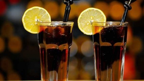 مشروبات تخلّصكم من جفاف الفم