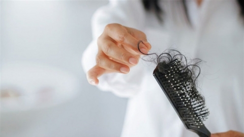 ما علاقة تلوث الهواء بتساقط الشعر؟