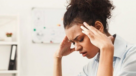 هذه الأعراض تدلّ على معاناتك من التوتر الشديد... إياك تجاهلها