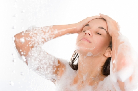 وداعاً للكسل.. دراسة تكشف أفضل وقت للاستحمام