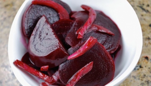 استعينوا بالشوندر الأحمر لحرق الدهون