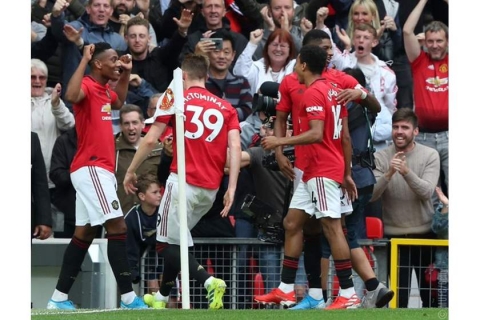 مانشستر يونايتد يسحق تشيلسي برباعية مذلة