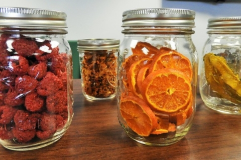 طريقة تجفيف الفواكه بالفرن