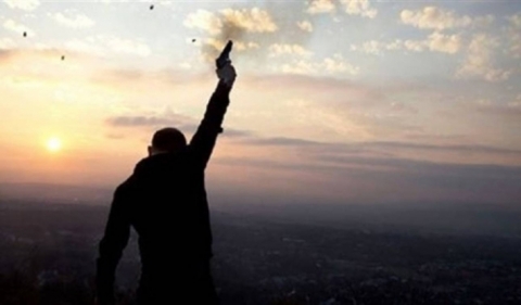 خرج من السجن .. فمات برصاصة احتفالاً بالإفراج عنه