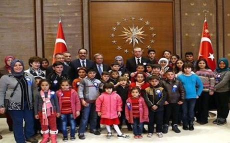 أردوغان يلتقي أطفال اللاجئين السوريين والعراقيين 