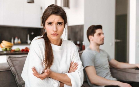 طريقة التعامل مع الزوج البارد عاطفيا