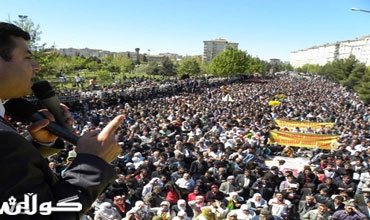 برلماني من حزب الشعب الجمهوري التركي يزور دميرتاش في سجنه 