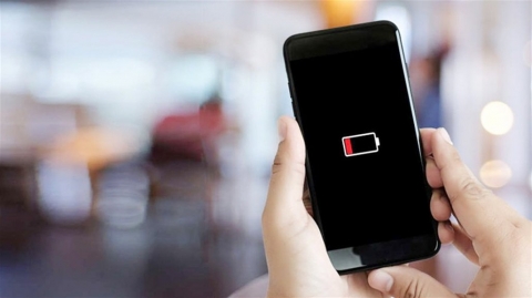 لهذه الأسباب تفرغ بطارية هاتفك بسرعة!