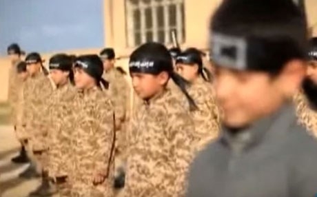 اكثر من الف طفل ازيدي يتدربون قسرا في معسكرات تنظيم داعش