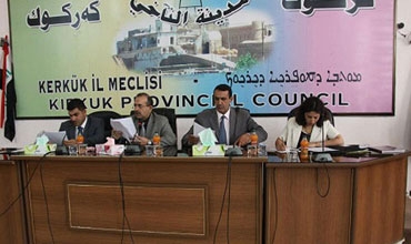 معركة للسيطرة على بلدة نفطية ليبية وقتال قرب طرابلس