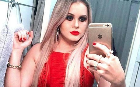 رئيسة بلدية في البرازيل تدير أعمالها بالواتس اب