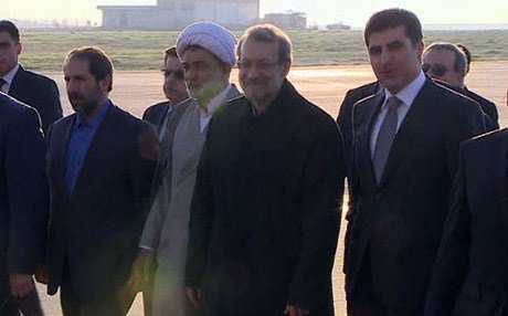 لاريجاني يتجول في سوق أربيل مستقلا سيارة يقودها البارزاني