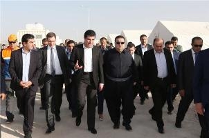 نیچیرڤان بارزاني يتفقد مشروع بناء مخيم للنازحين في مجمع شاريا