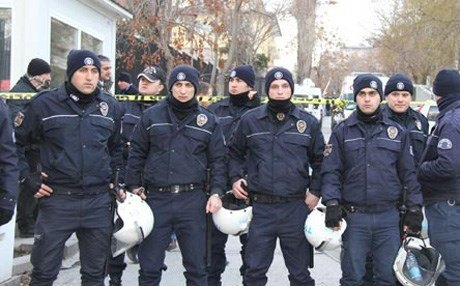 السلطات التركية ترسل 20 ألف عنصر من الشرطة إلى شمالي كوردستان