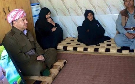 البارزاني يزور عائلة الشهيد هوجام السورجي