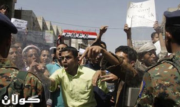 المتحدث باسم الاحمر: قبلنا الهدنة مع صالح لقاء تعهدات بتنحيه عن السلطة