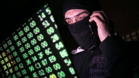 الحيل التي تجعلك فريسة سهلة للنصب على الإنترنت