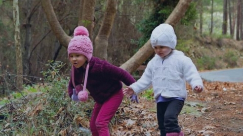 كيف يمكنك تحفيز طفلك دون تقديم 