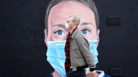 كيف نتعافى من الصدمة النفسية الجماعية الناجمة عن كوفيد-19؟